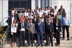 Rektörümüz Prof. Dr. Mehmet Bahçekapılı II. Kariyer Fuarı'nda mezunlarla bir araya geldi