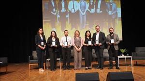 II. Kariyer Fuarı'nda Yalova Üniversitesi Sosyal Bilimler mezunları kariyer yolculuklarını paylaştı