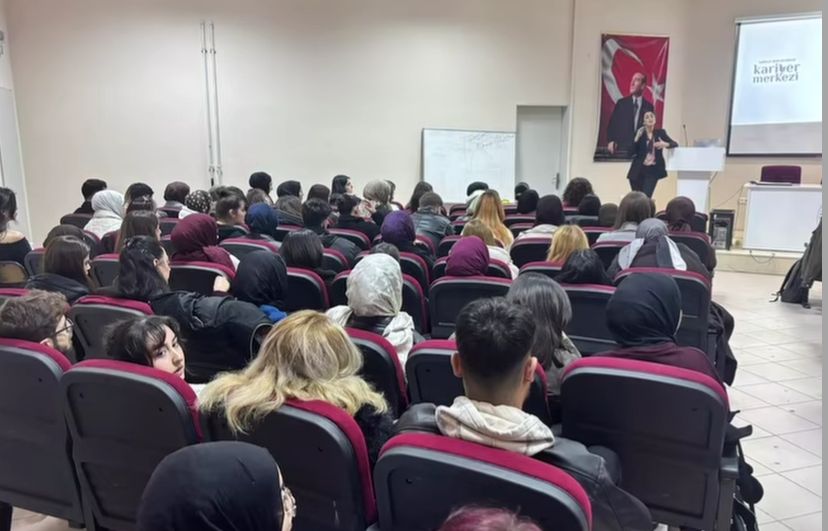 Termal Sağlık Hizmetleri Meslek Yüksekokulu Öğrencilerimize Kariyer Merkezi Etkinlikleri Tanıtıldı.